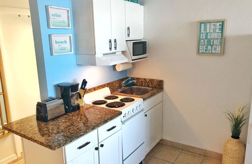 Ocean View Halifax Estates Apartment | King Size Bed Ocean Front Studio in Daytona Beach!