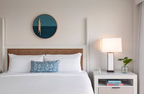 Singer Island Hotel | King Size Bed w/On-site Pool | Intracostal Views