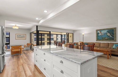 Sanibel Condo | Kings Crown 212: Updated Condo Just Steps to Beach