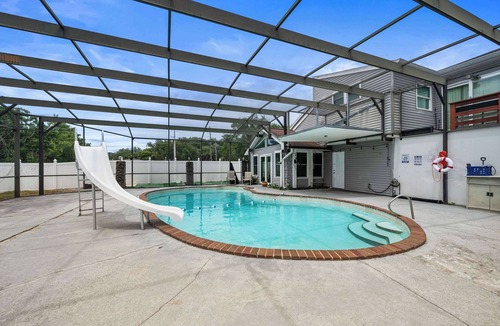 Kissimmee House | Kissimmee Lakeview Villa with Private Pool