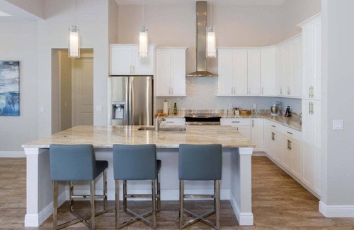 Yacht Club House | Kokomo-Modern Home with Tiki Hut