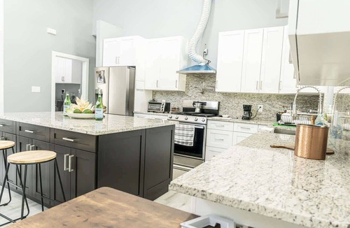 LaBelle House | La Belle Getaway | Chef's Kitchen