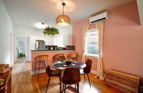 Ybor City House | -La Casita de Belen-Bungalow in Ybor City!1Mile