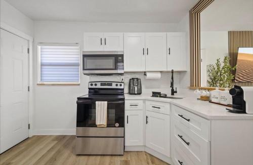 Highland Oaks House | La Casita St Pete