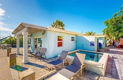 Little Venice House | La Pirata | Hgtv-Remodeled 3BR/2BA Canal Home w/Pool