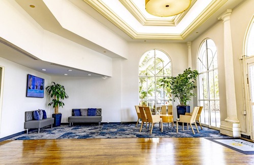 Newtown Hotel | La Quinta Sarasota 2 Double Breakfast, Gym&Pool