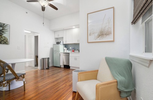 Pass-a-Grille Historic District Apartment | La Tortuga Historic Pass A Grille St Pete Beach 69