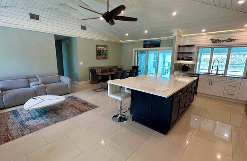 Laguna Shores House | Lagoon Getaway - Watch Dolphins Play