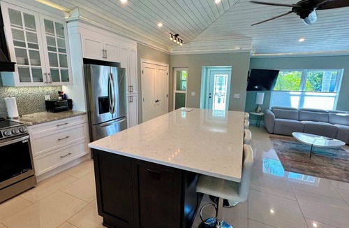 Laguna Shores House | Lagoon Getaway - Watch Dolphins Play