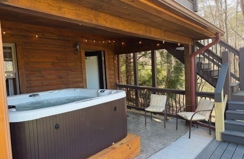 Mill Spring Cabin | Lake Adger Lakefront, Hot Tub - Big Cat Mountain House by Carolina Properties