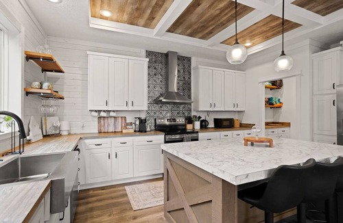 Inman House | Lake Bowen Family Home, Pet Friendly, Sleeps 8