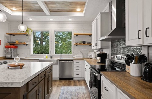 Inman House | Lake Bowen Family Home, Pet Friendly, Sleeps 8
