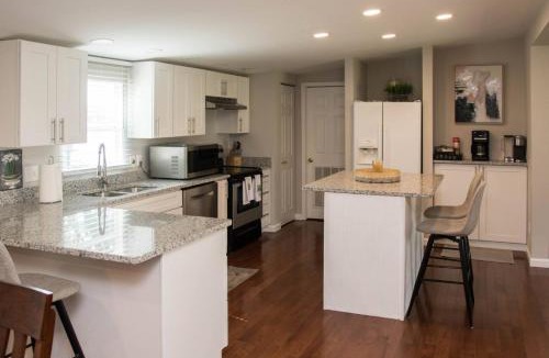Lyman House | Lake Daze Landing
