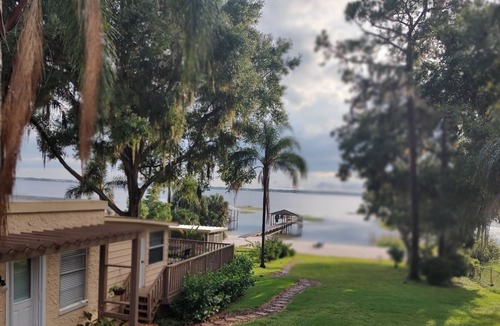 Sebring Cottage | Lake Front Carriage House on Lake Jackson w Private Beach w/Boat Dock & 2 Kayaks