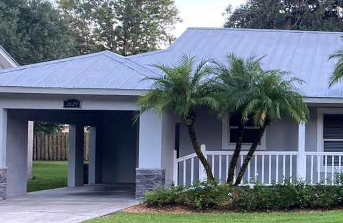 Sebring House | Lake Retreat in Downtown Sebring 2/1 house with lake access on a secluded street