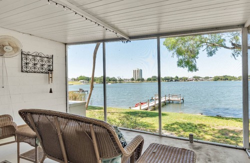 Winter Haven House | Lake Silver Retreat – 5BR Lakefront Home w/Dock, Kayaks & Legoland-Themed Room – Perfect Getaway!