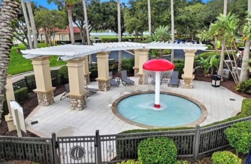Kissimmee House | Lake Sunsets + Resort Style Living + Disney Vacation for Family, Friends & Pets