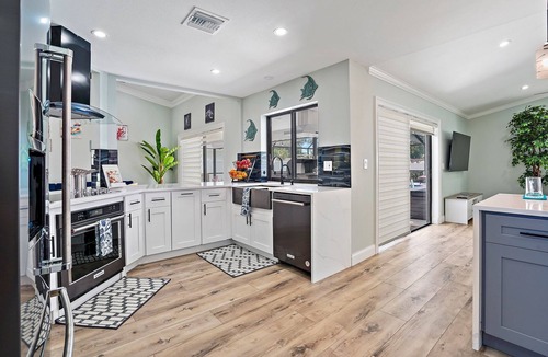 Lake St. George House | Lake Valencia Cove -Pool Heating Avail