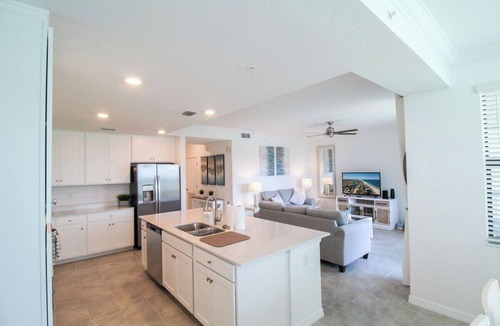 Lakewood Ranch Condo | Lake view 2/2 condo in Lakewood National Golf Club - Piper On Twelve
