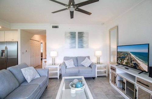 Lakewood Ranch Condo | Lake view 2/2 condo in Lakewood National Golf Club - Piper On Twelve