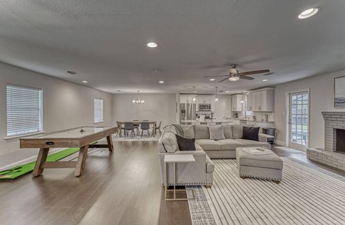 Carrollwood House | Lake View with Pool & Air Hockey
