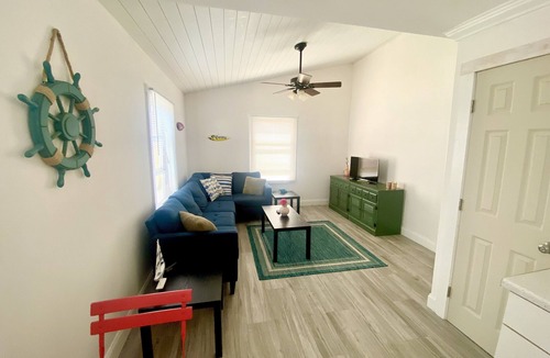 Mango Groves Cottage | Lake Worth Beach Cottage