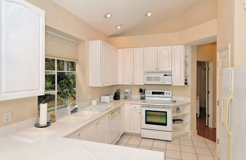 Braden River House | Lakefront 3/2 home in the University Park Country Club - Pardon Us Golf