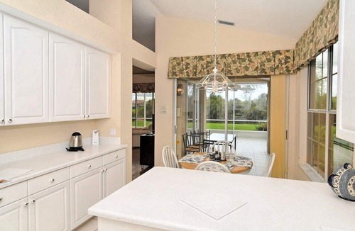 Braden River House | Lakefront 3/2 home in the University Park Country Club - Pardon Us Golf