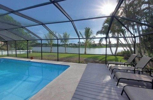 Bonita Springs House | Lakefront 3-BR House w/heated Pool, Privacy, close to Beaches, fully renovated
