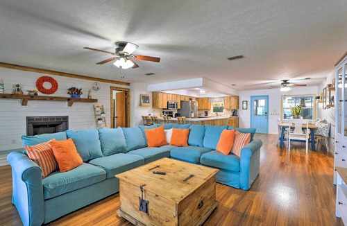 Crooked Lake Cottage | Lakefront Babson Park Escape: Pet Friendly!