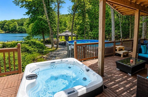 East Stroudsburg Ski Chalet | Lakefront Chalet with Private Pool, Hot Tub, Sauna