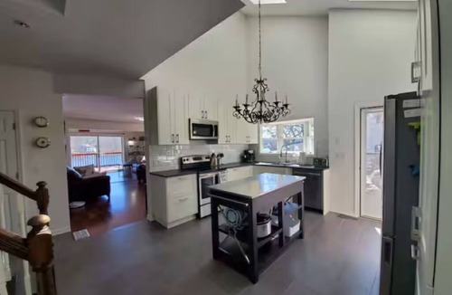 Glasser House | Lakefront Escape on Lake Hopatcong – 100 Feet of Private Waterfront