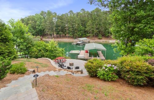 Seneca House | Lakefront Keowee Home w/Dock, 14 Mi to Clemson