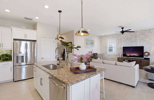 Rural Estates Condo | Lakefront Luxury + Stunning Naples Sunsets