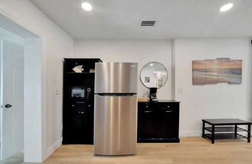 Carrollwood House | Lakefront Oasis | 15-25% Off | Dog Friendly | Tampa Bay