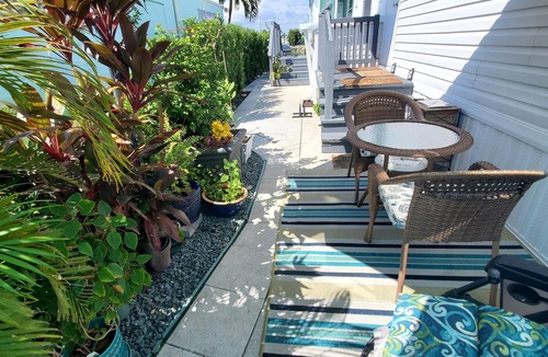 Imperial Golf Estates House | Lakeside Cottage. Serene, Tranquil home. 2.mi.(4)mins from the Beach. Sleeps 3.