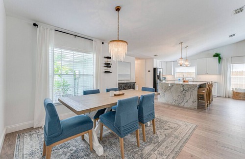 Palm Harbor House | Lakeside Oasis: Your Private Pool Escape at Tarpon Springs Lake