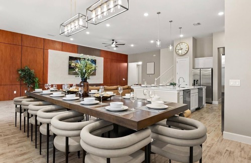 Kissimmee House | Lakeside Villa with Pool, Cinema & Games Room