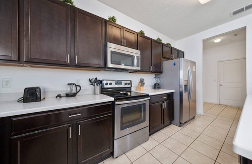 Crystal Cove House | Lakeview 7BR Getaway, Pool, Great Location