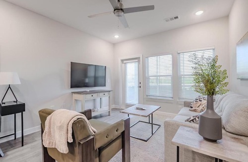 Fort Myers Apartment | Landing Amazing 1BD Pool