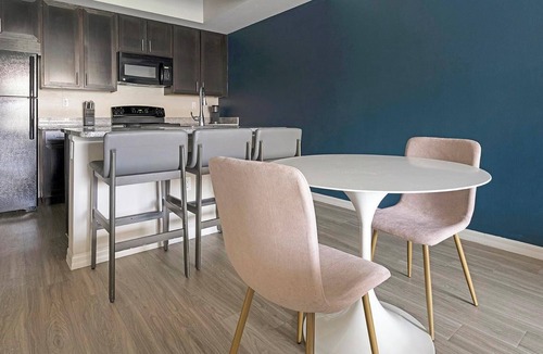 Fort Myers Apartment | Landing | Amazing 1BD, Yoga Studio, Courtyard
