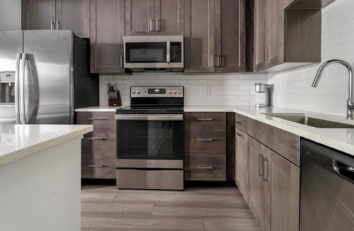Fort Myers River District Apartment | Landing | Amazing 1BD, Rooftop Lounge, Game Room