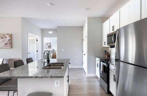 Port Malabar Apartment | Landing | Amazing 2BD, Gym, Pool