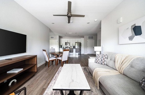 Port Malabar Apartment | Landing | Amazing 2BD, Gym, Pool