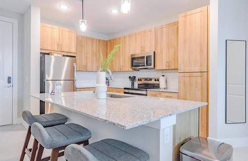 Interchange Square Apartment | Landing | Amazing 2BD, Pool, Gym