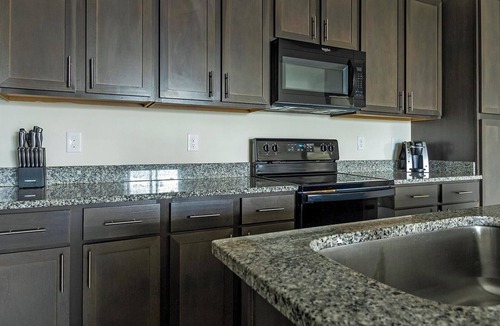 Eastwood Village Apartment | Landing | Amazing 2BD, Pool, Clubhouse
