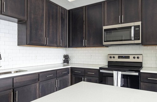 Palmetto Apartment | Landing | Amazing 2BD, Yoga Studio, Gym