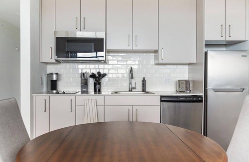 Golden Gate Apartment | Landing | Amazing Studio, Courtyard, Clubhouse