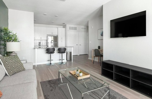 Sun City Center Apartment | Landing | Amazing 1BD, Gym