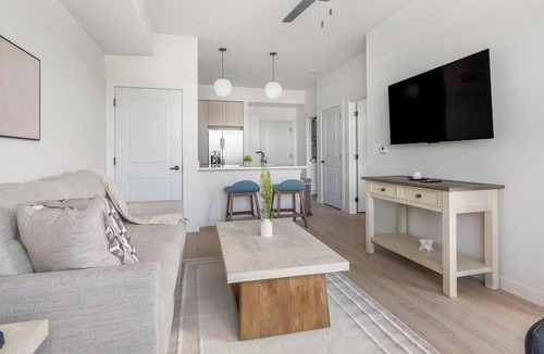 Fort Myers Apartment | Landing | Beautiful 1BD, Clubhouse, Gym